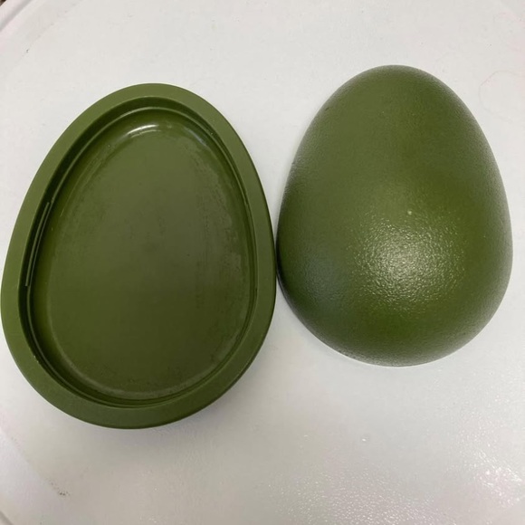 Green Egg-Shaped Container - Picture 2 of 4